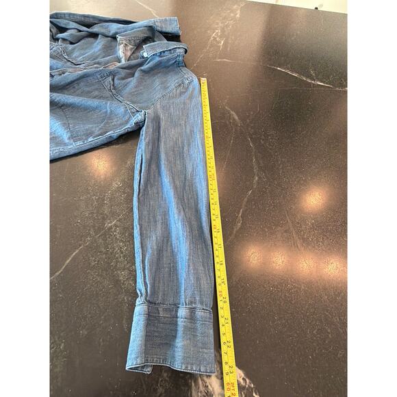 Loft chambray "the Softened shirt" in M.  button up. 100% Cotton - Picture 6 of 8